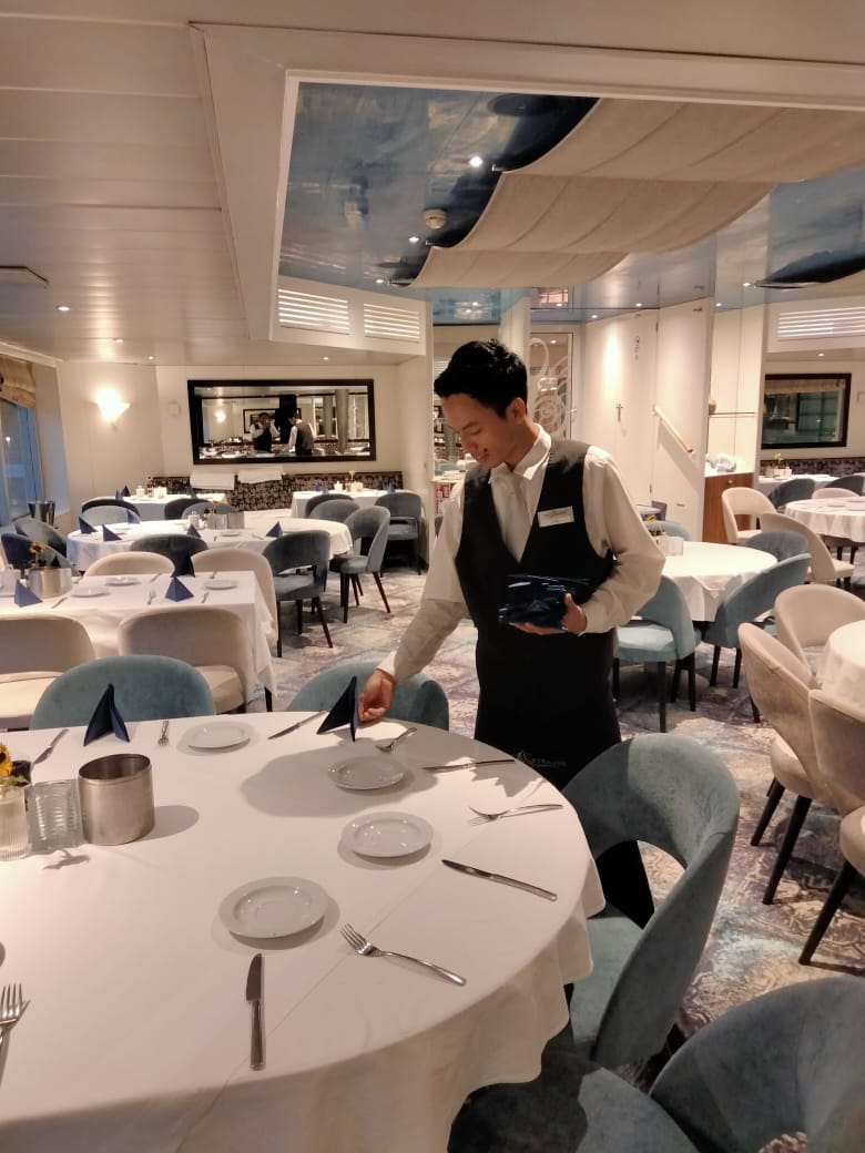 εργαζόμενος σε ξενοδοχείου από Ινδονησία